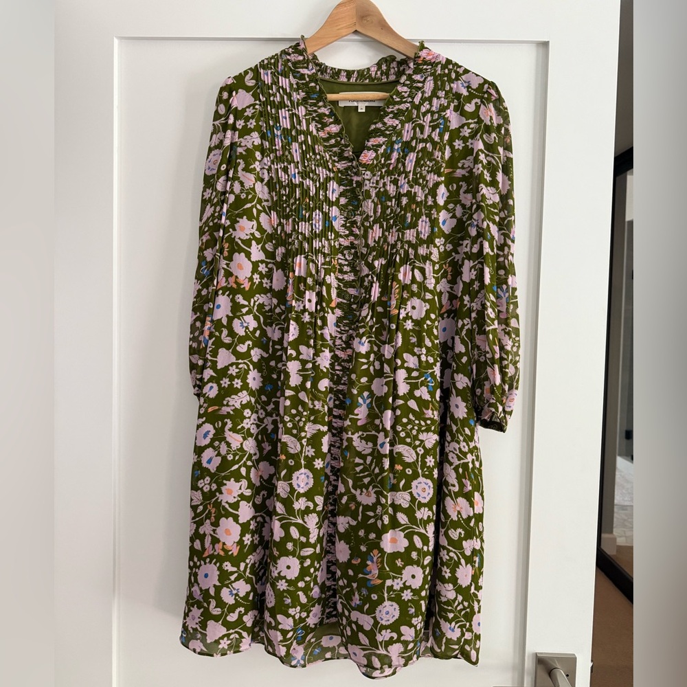 Diane Von Furstenberg - Olive and Pink Dress 🩷💚 PRACTICALLY NEW!